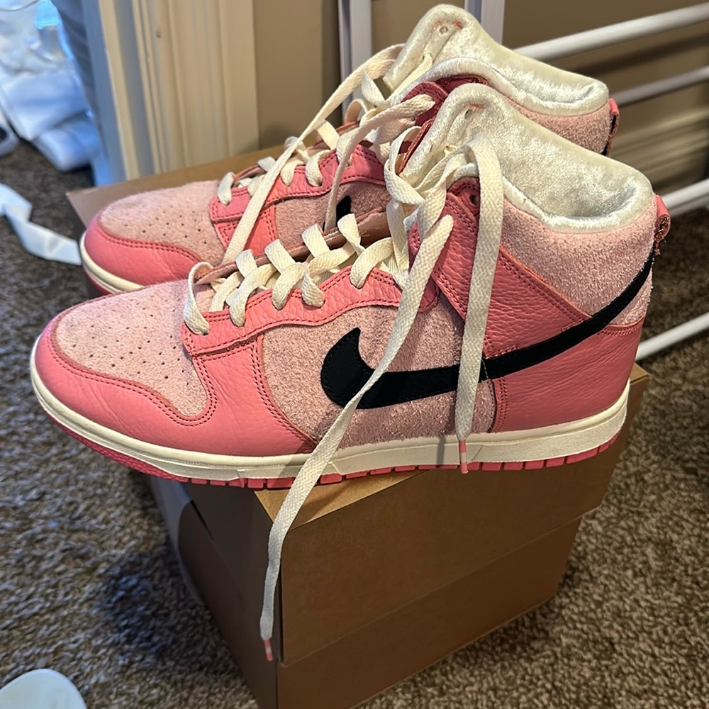 Pink Nike Sneakers
